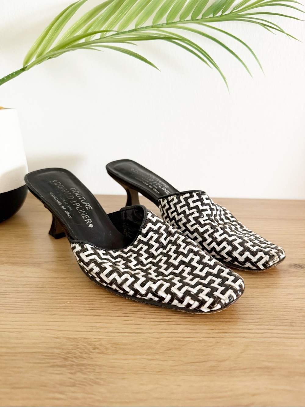 Couture Donald J Pliner Black & White Woven Open Back Kitten Heels Size 5
